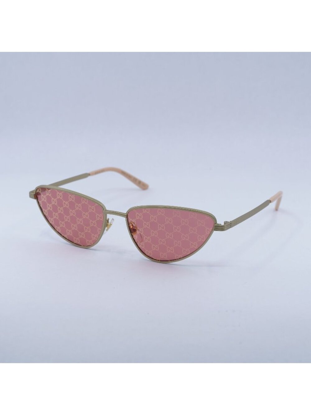 Gucci GG1879S 004 Sunglasses Gold Cat Eye Frame, Red Lenses